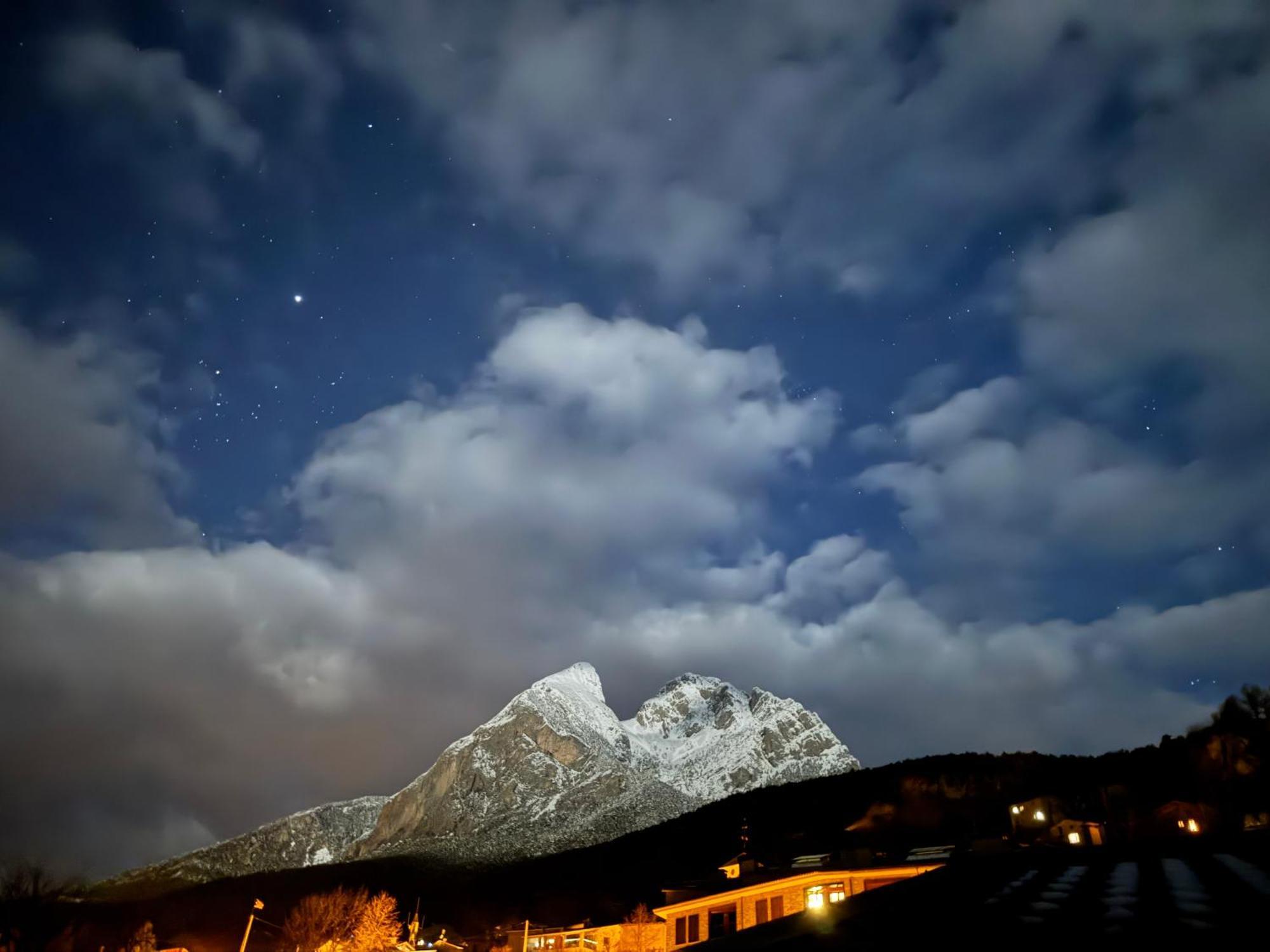 LA CARA NORD , ALOJAMIENTO TURISTICO ,SALDES, A LOS PIES DEL PEDRAFORCA, apartamento Exterior foto